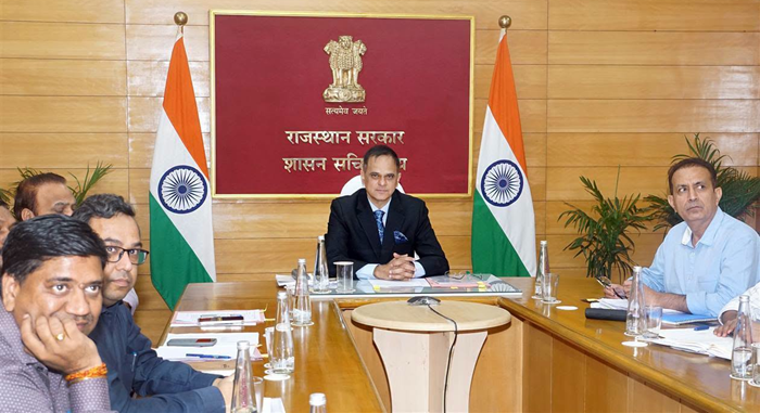 Cab Secretary reviews air pollution control measures